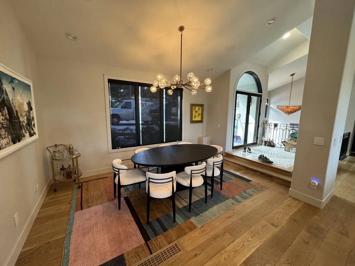 Lighting and chandeliers: a Total Electric job